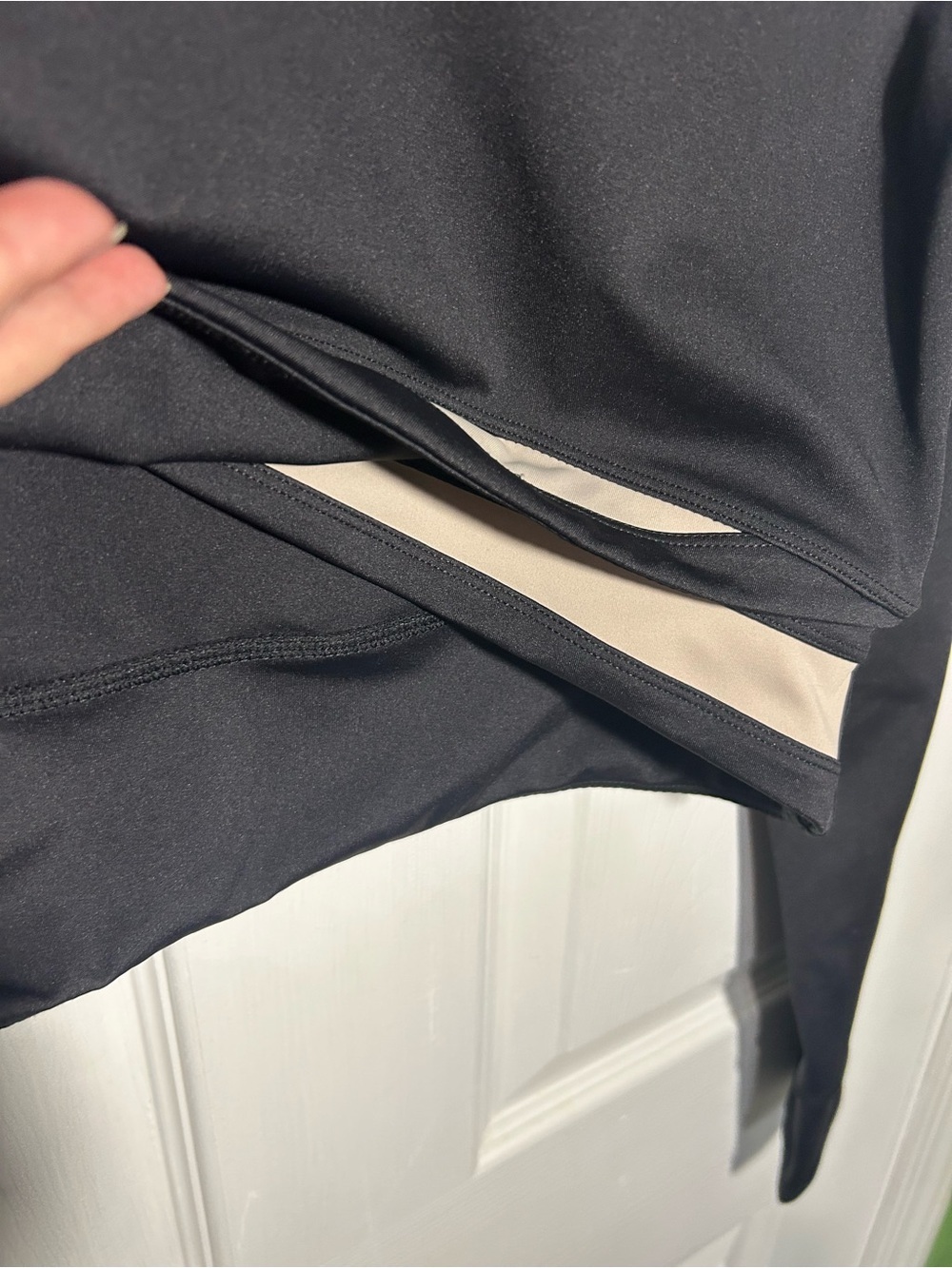 Move Theology Long Sleeve Black Crop Top Taupe Cross Stripe Thumb holes Sz Large - Picture 3 of 8